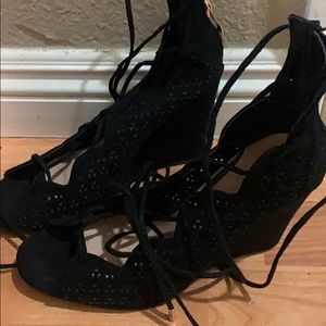 Black see thru wedges